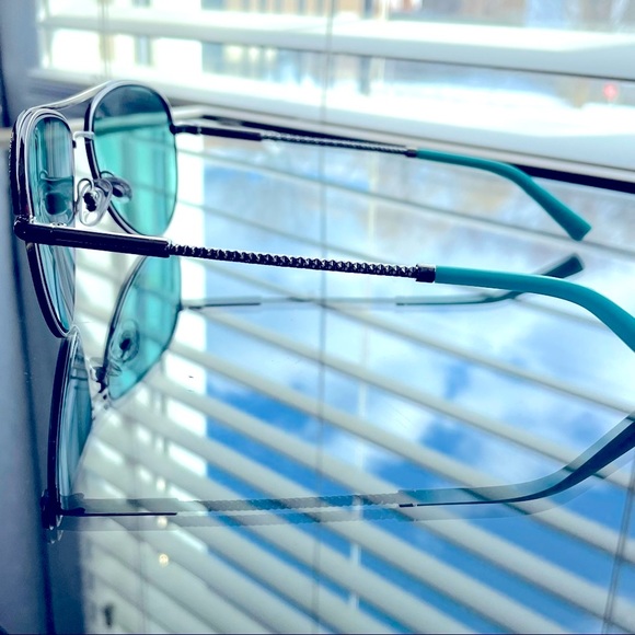 ❌SOLD❌ New TIFFANY & CO Diamond Point Sunglasses - Picture 3 of 10